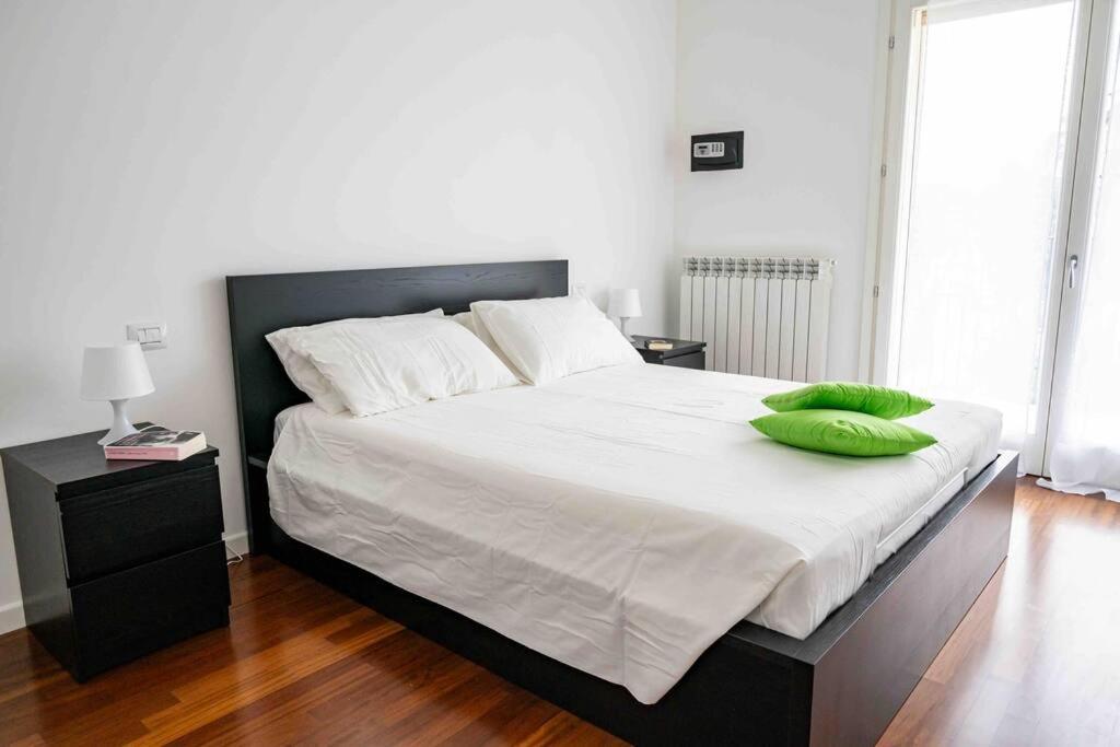 Luminoso Trilocale Affori Centro Apartamento Milão Exterior foto